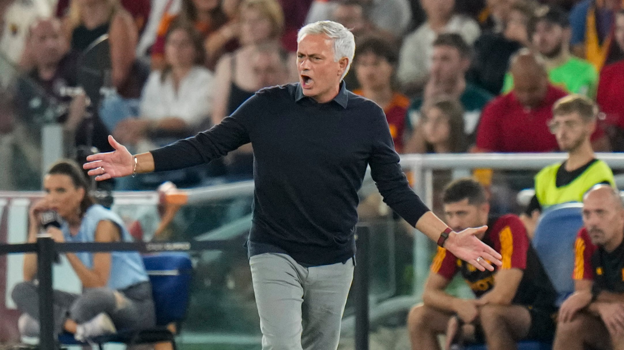 Ya se sabe con qué “equipo” de México fichó José Mourinho; es una televisora y no gustará nada a los fans