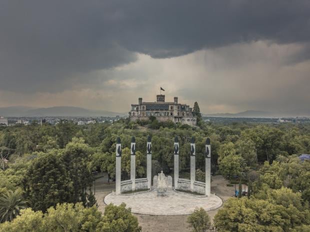Monumento a los Niños Héroes al pie del Castillo de Chapultepec