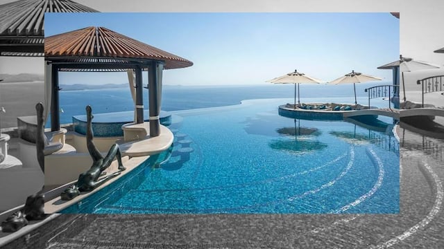 La piscina mide 609 metros cuadrados, se ubica en la exclusiva área de Villas del Mar de Palmilla.