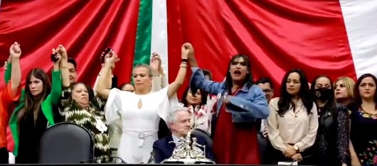 Salma Luévano y María Clemente García
