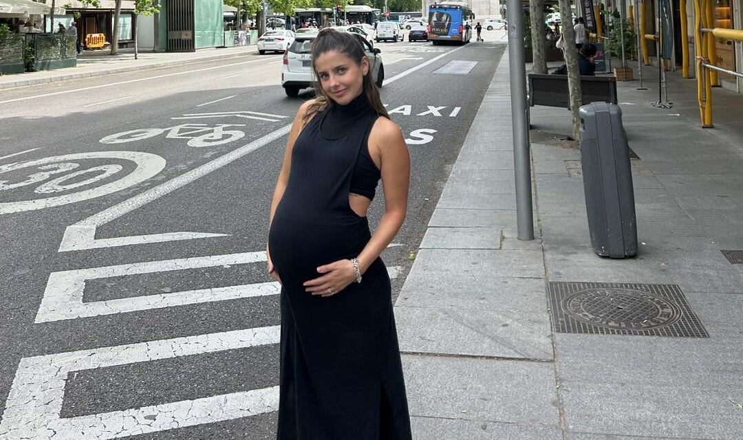 Una Michelle Renaud muy embarazada le pide paciencia a su bebé Milo quien nacería en menos de un mes