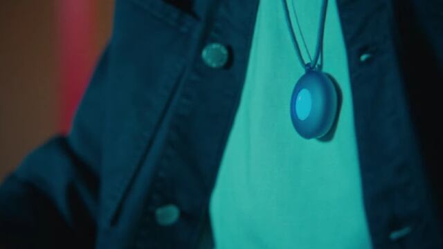 ¿Qué es Friend? El collar de inteligencia artificial que finge ser tu amigo