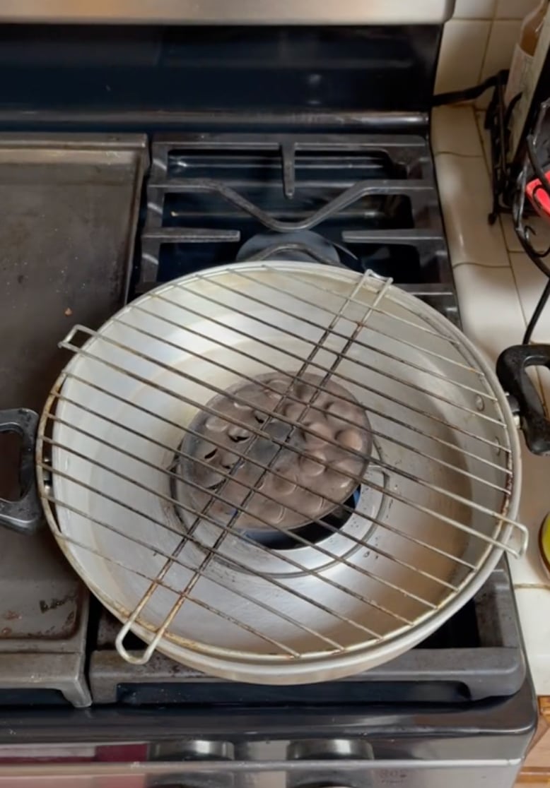 Fugitivo, asador para estufa hecho en México