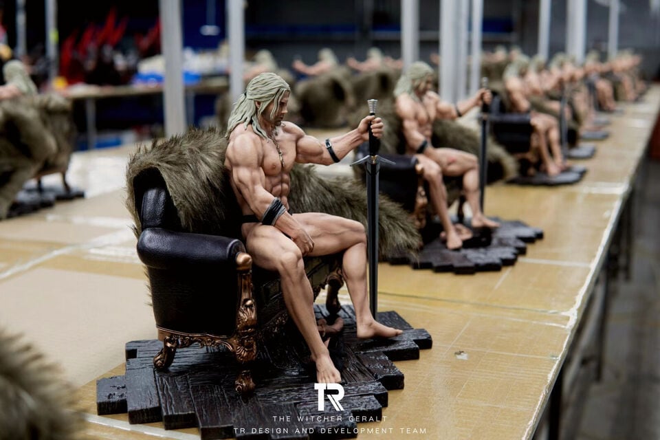 Esta es la figura desnuda de Henry Cavill como Geralt de Rivia en The Witcher