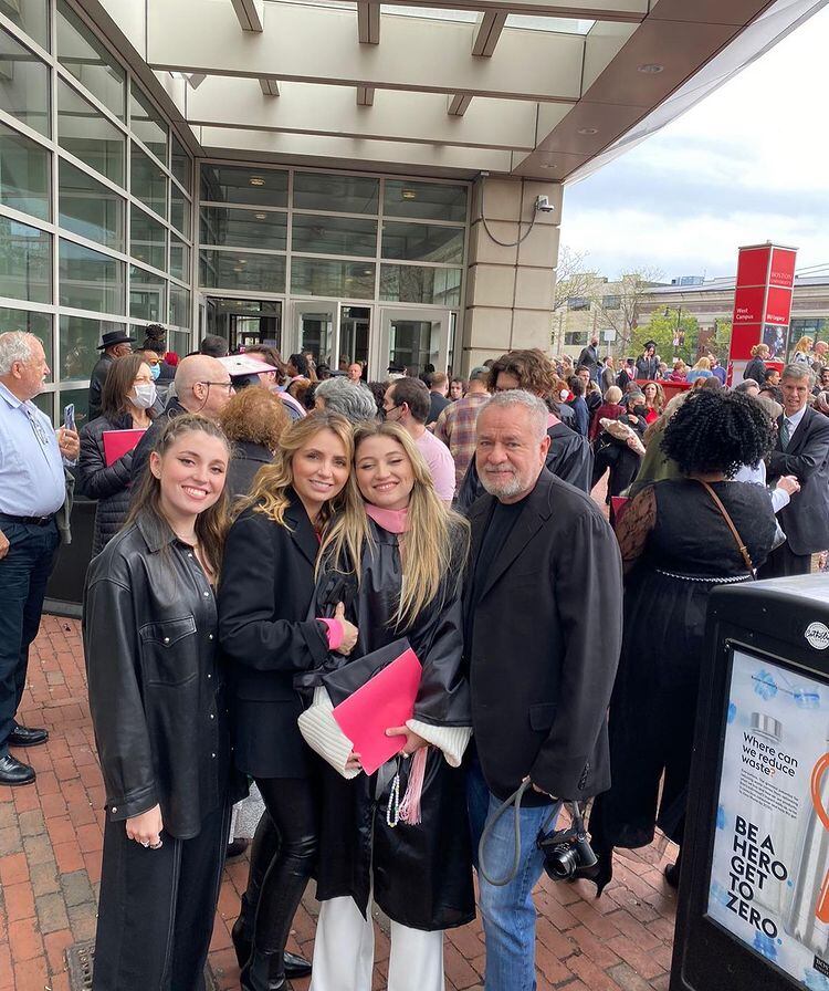 Angélica Rivera y el güero Castro con su familia.