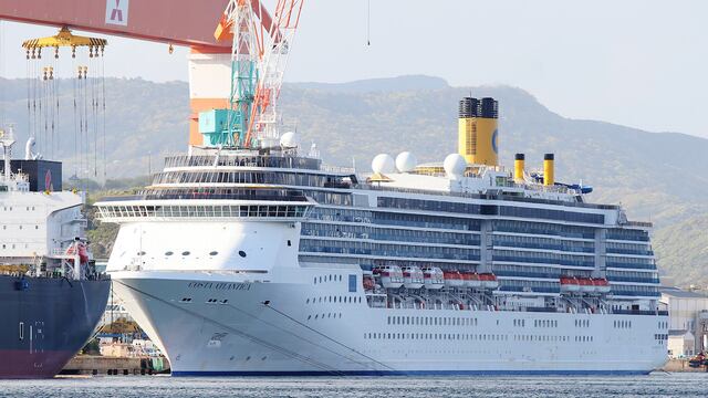 El crucero Costa Atlántica