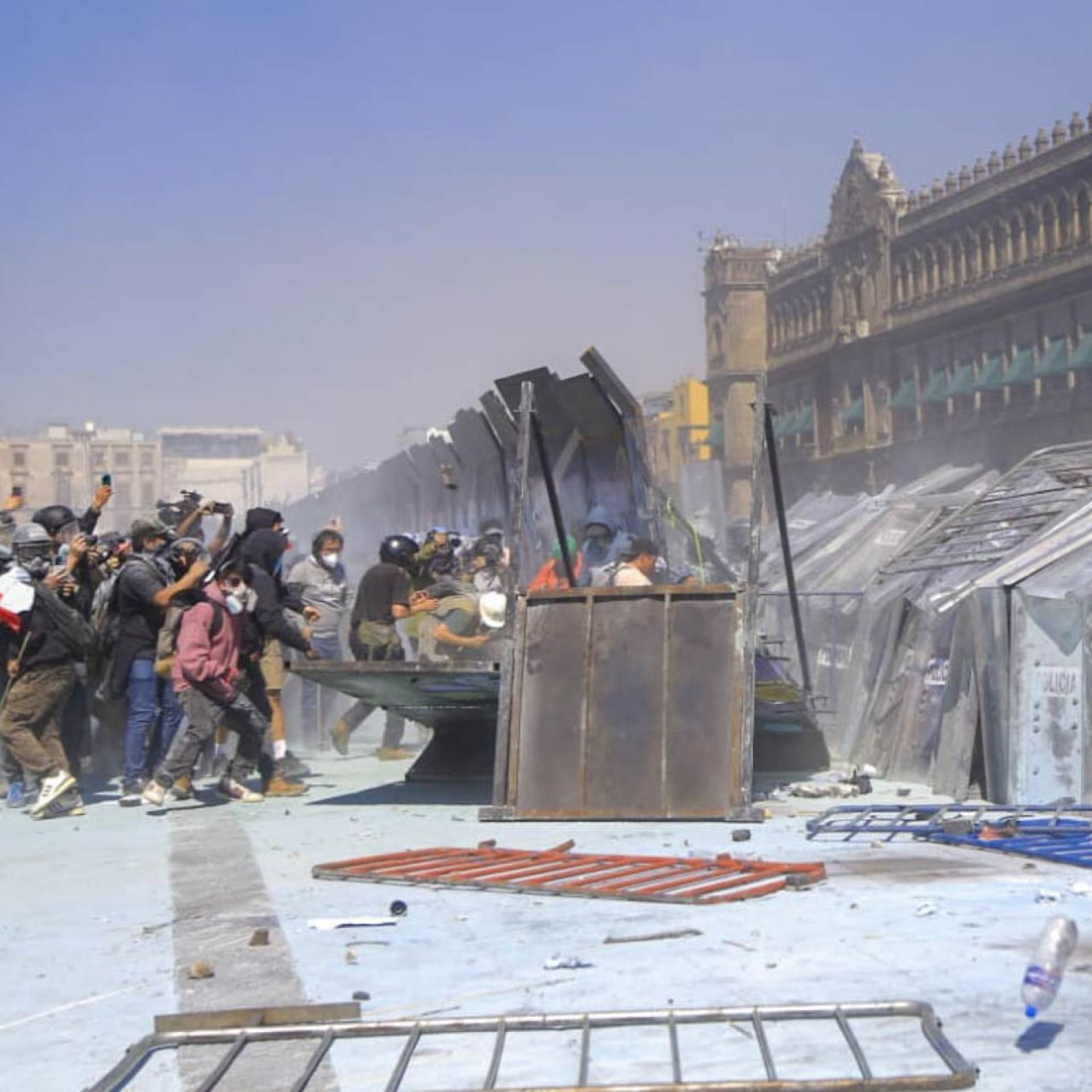 Algo debiera preocupar a todos, una sola carta le queda a la hoy oposición ya muerta en vida: el terrorismo