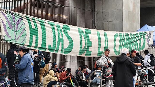 Bloqueo de activistas pro cannabis en Avenida Juárez CDMX