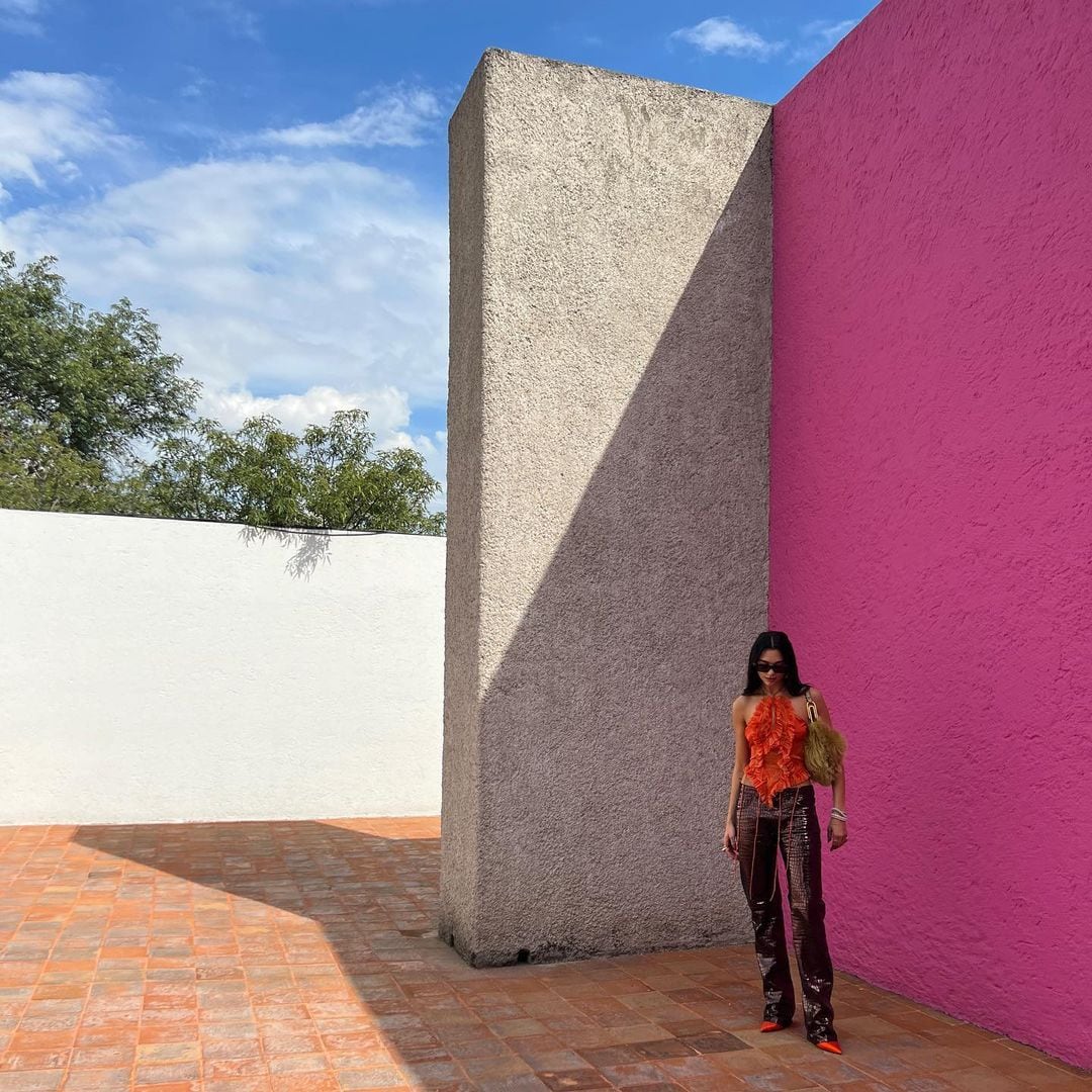 Dua Lipa en la Casa Luis Barragán