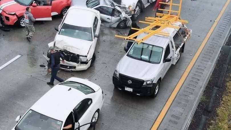 Accidente autopista México-Querétaro hoy: Carambola provoca caos vial desde Cuautitlán Izcalli