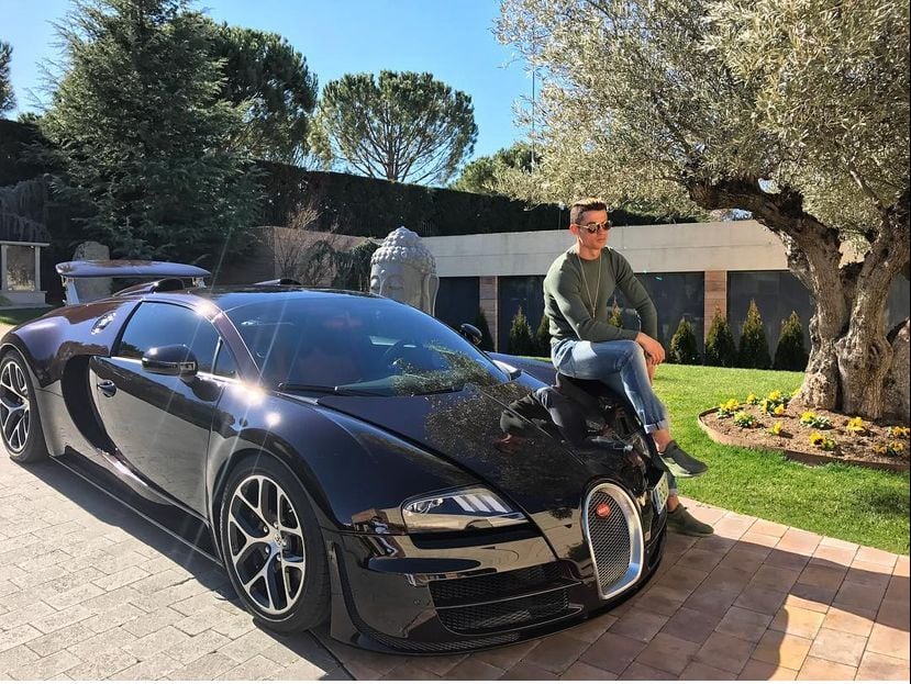 El Bugatti Veyron de Cristiano Ronaldo valuado en más de 40 millones de pesos sufrió un accidente en Mallorca.
