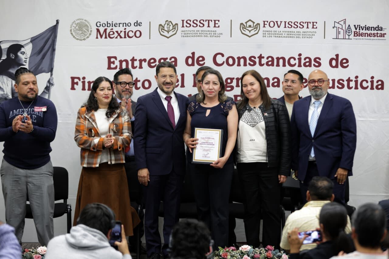 Jubilados y pensionados recibieron certeza jurídica de su vivienda