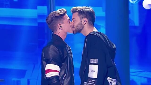 Beso gay.