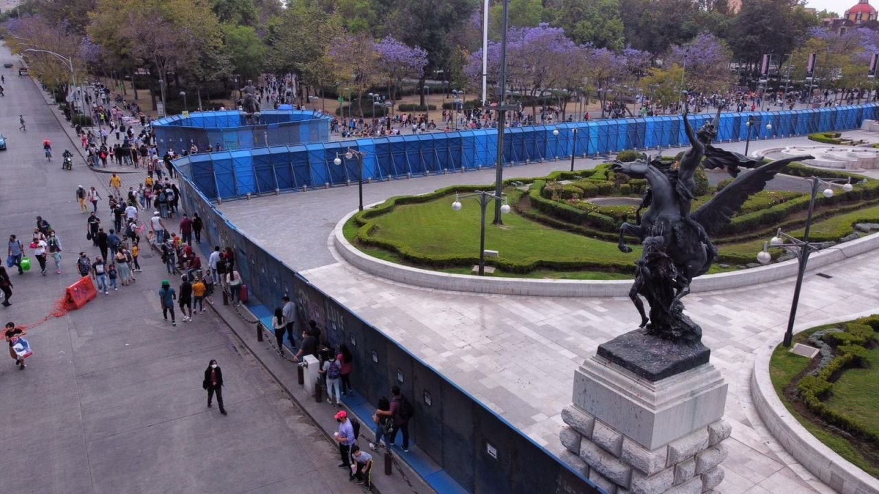Vallas metálicas Bellas Artes