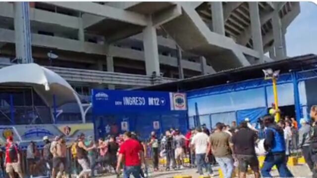 Pelea de aficionados (Foto: Captura de video)