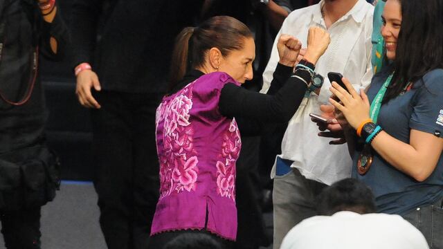 Claudia Sheinbaum, coordinadora de los Comités de Defensa de la 4T llega a la Arena México