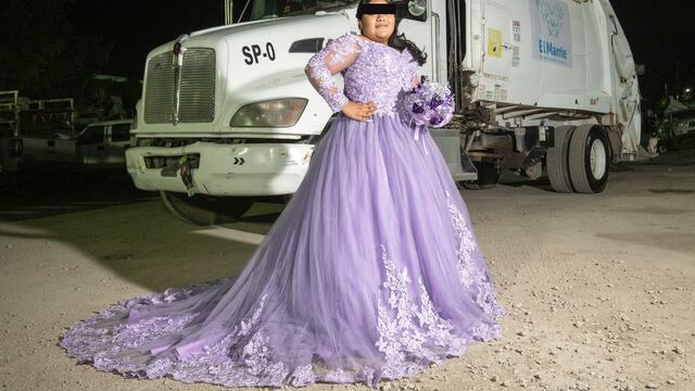 Quinceañera decidió tomarse fotos en camión de basura