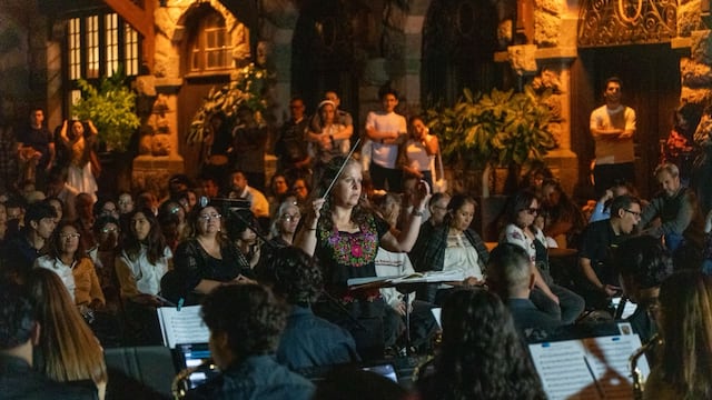 Más de 5 mil celebran el 495 aniversario de Santiago de Querétaro.