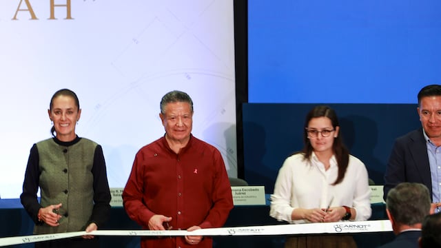 Hidalgo inaugura centros de Mercado Libre y Laboratorios Carnot con millonarias inversiones