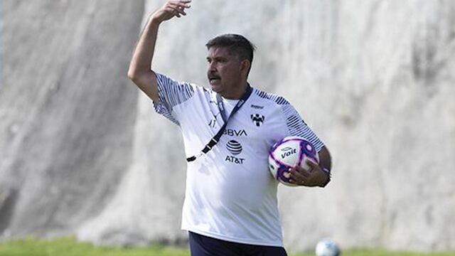 Pepe Treviño en un entrenamiento de Rayados