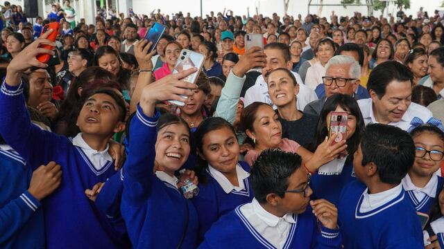 Claudia Sheinbaum, presidenta de México; Delfina Gómez, gobernadora del Estado de México, y Mario Delgado, titular de la SEP, presentaron la Beca Universal de Educación Básica "Rita Cetina"
