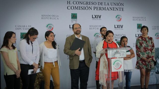 Conferencia de prensa en el Senado por violencia contra la prensa y defensores en México.