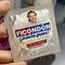 Ficondón: Federico “Fico” Gutiérrez, candidato a la presidencia en Colombia, reparte condones para llegar a los jóvenes