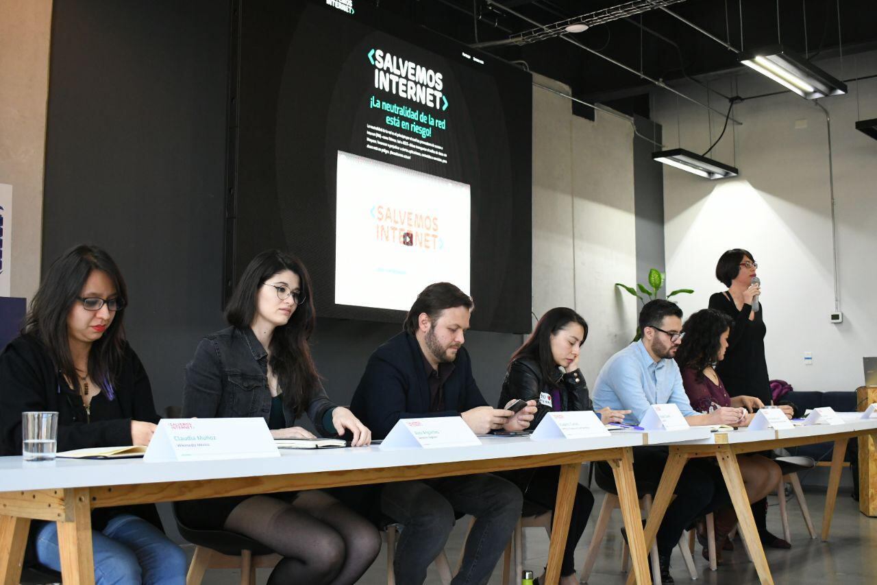 Presentación de la campaña Salvemos Internet.