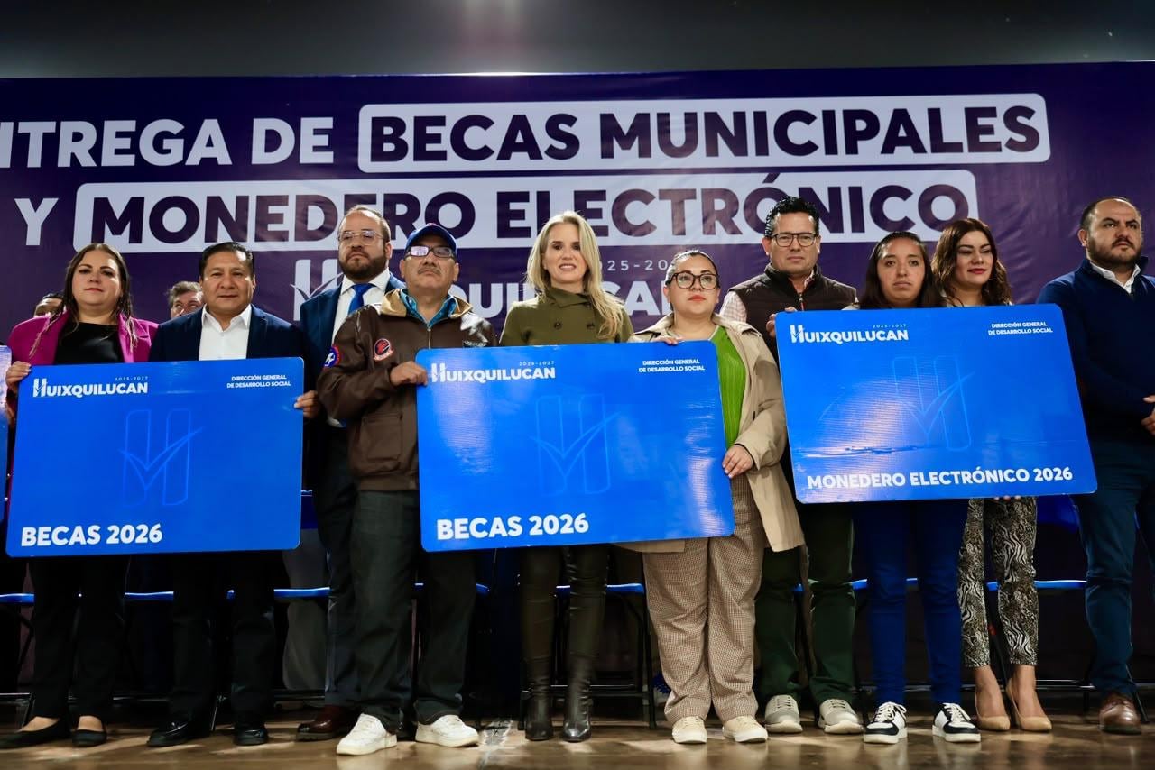 Huixquilucan invierte 44.8 millones de pesos en becas y monederos electrónicos