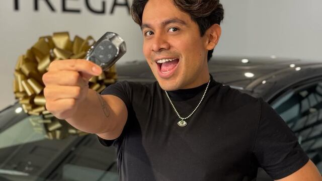 Ricardo Peralta y el carro que se ganó en La Casa de los Famosos 2024