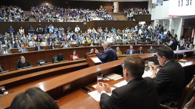 Rubén Rocha Moya realiza reuniones de trabajo con legisladores y ciudadanos por su primer informe de gobierno