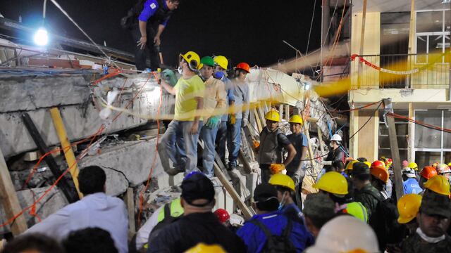 Daños por sismo. Labores de rescate.