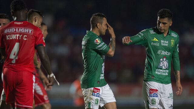 Montes festeja su doblete.