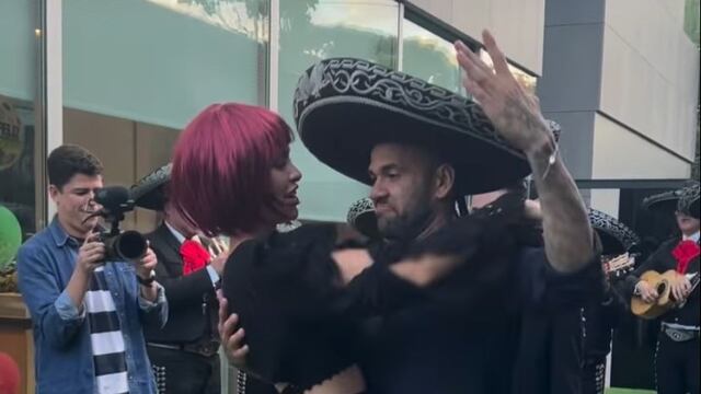 Dani Alves celebró su cumpleaños número 39 con Mariachi.