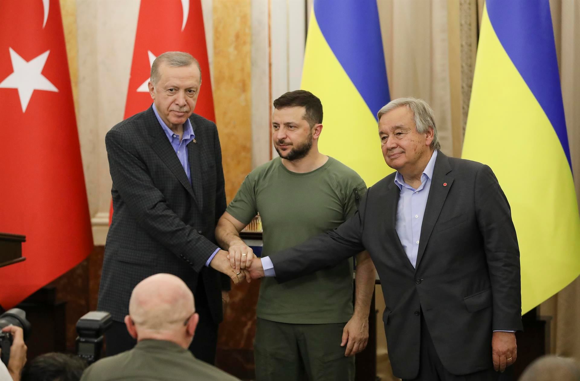 Recep Tayyip Erdogan, presidente de Turquía, Volodímir Zelenski, presidente de Ucrania, António Guterres, secretario general de la ONU.