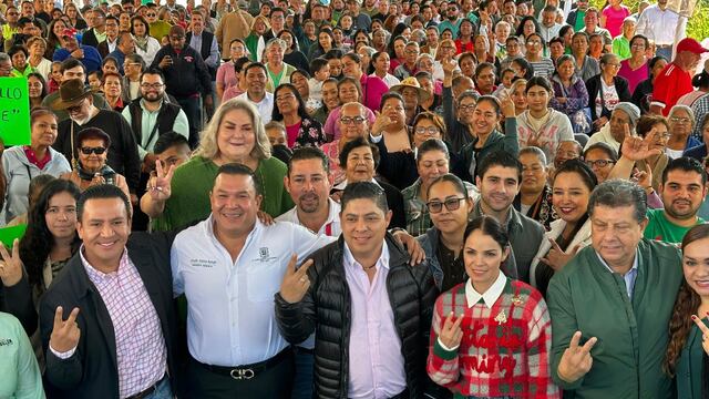 Ricardo Gallardo entrega nueva calle en Rioverde