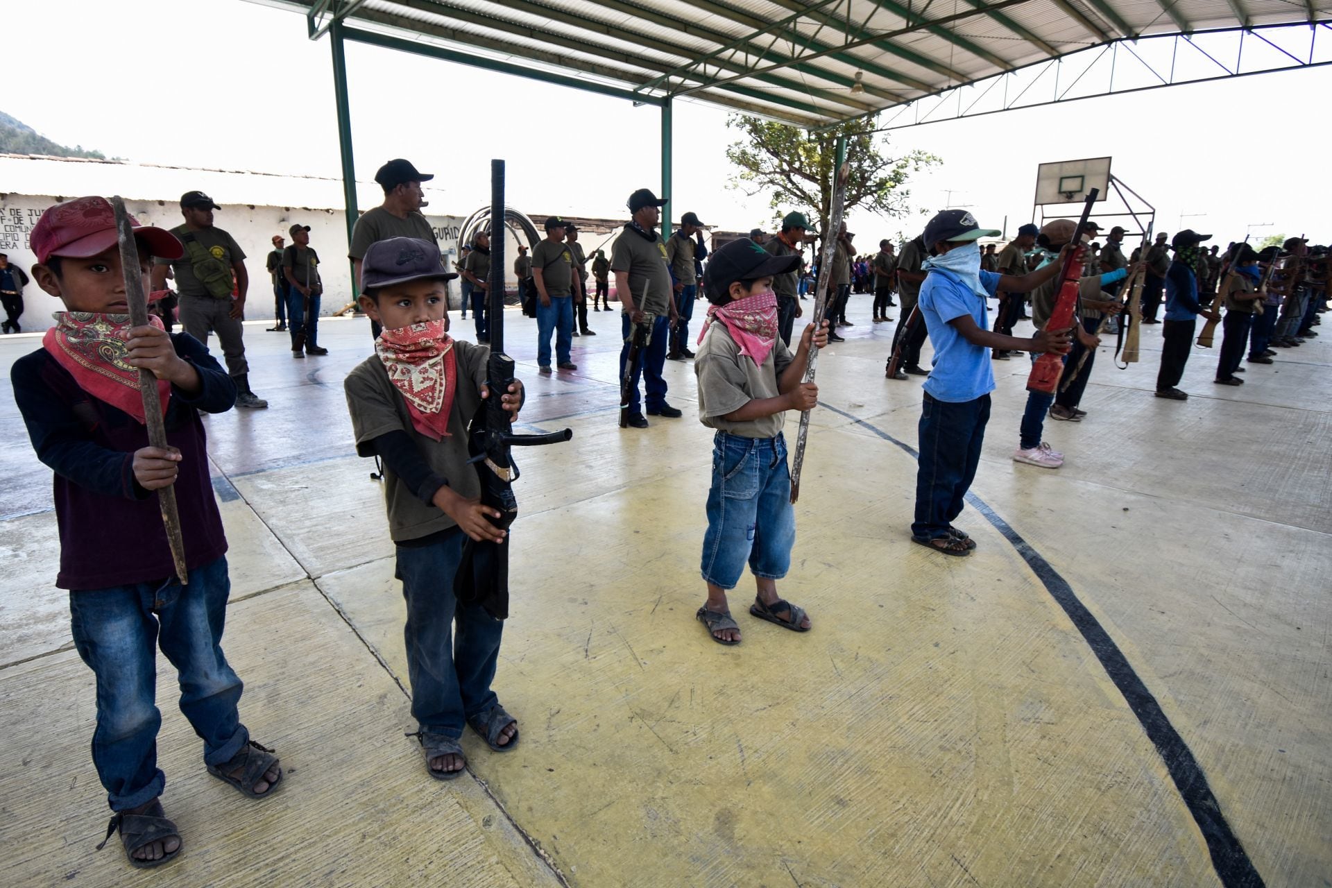 Niños de la Policía Rural de Guerrero