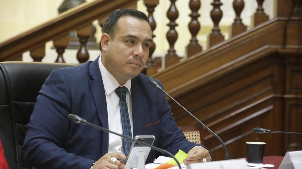 Perú expulsa a Karla Ornelas, encargada de la embajada de México