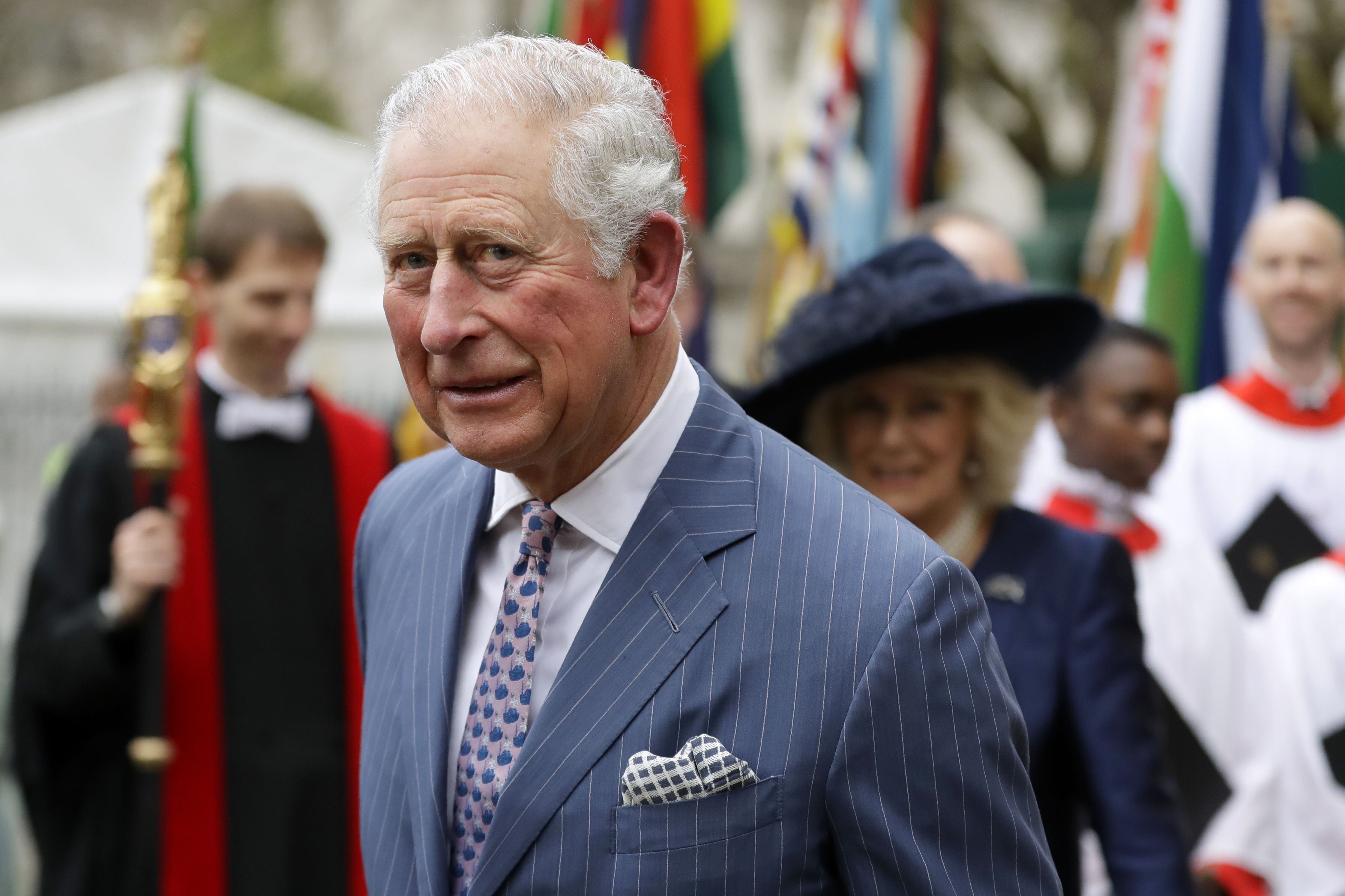 Príncipe Carlos de Inglaterra tiene coronavirus.