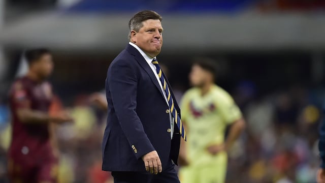 Herrera durante un partido con América