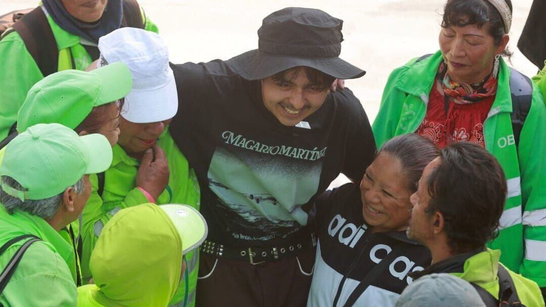 Macario Martínez concierto en la Estela de Luz: Sus amigos y colegas barrenderos llegaron a escucharlo