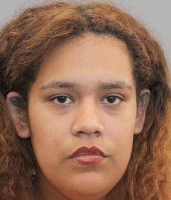 Angelia Mia Vargas, detenida por disparar arma de fuego.