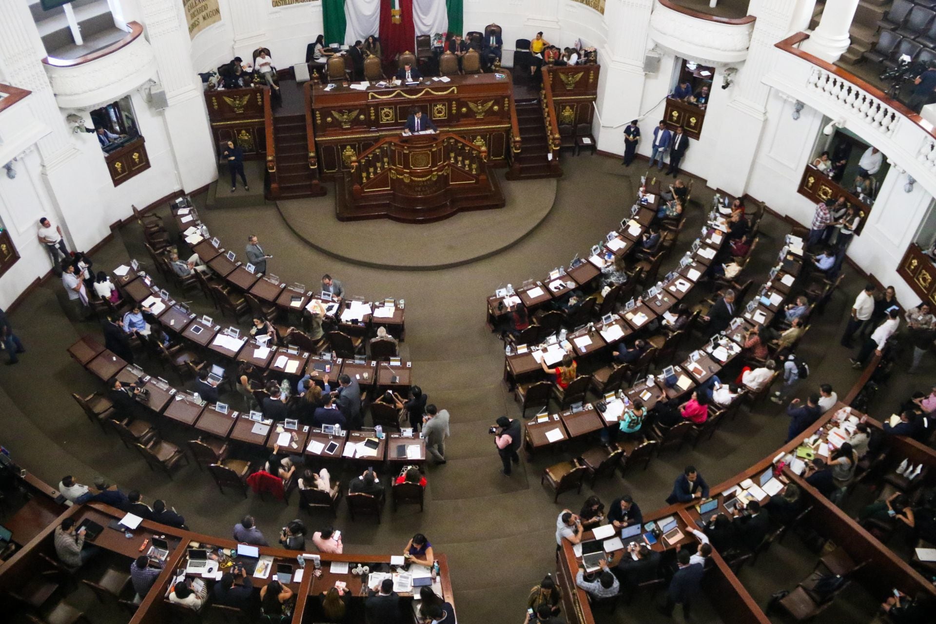 Sesión en el Congreso de la Ciudad de México