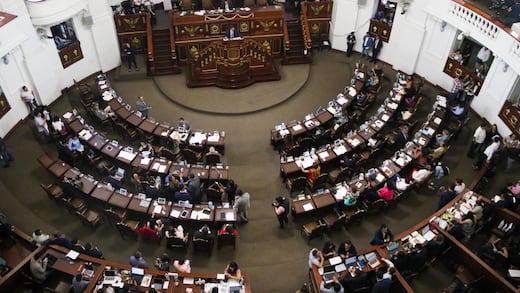 Reforma a pensiones doradas logra respaldo de 18 congresos estatales