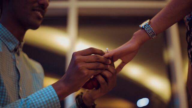 El joven pidió maTrimonio en un KFC