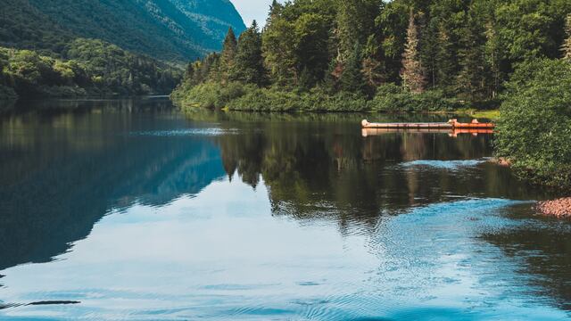 Lago en Québec, Canadá