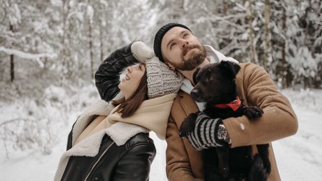 5 señales de que tu perro odia a tu pareja