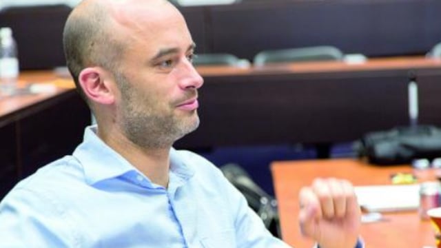 Miguel Treviño acusa sin pruebas y acude a presentar una solicitud para que se revisen todas las firmas