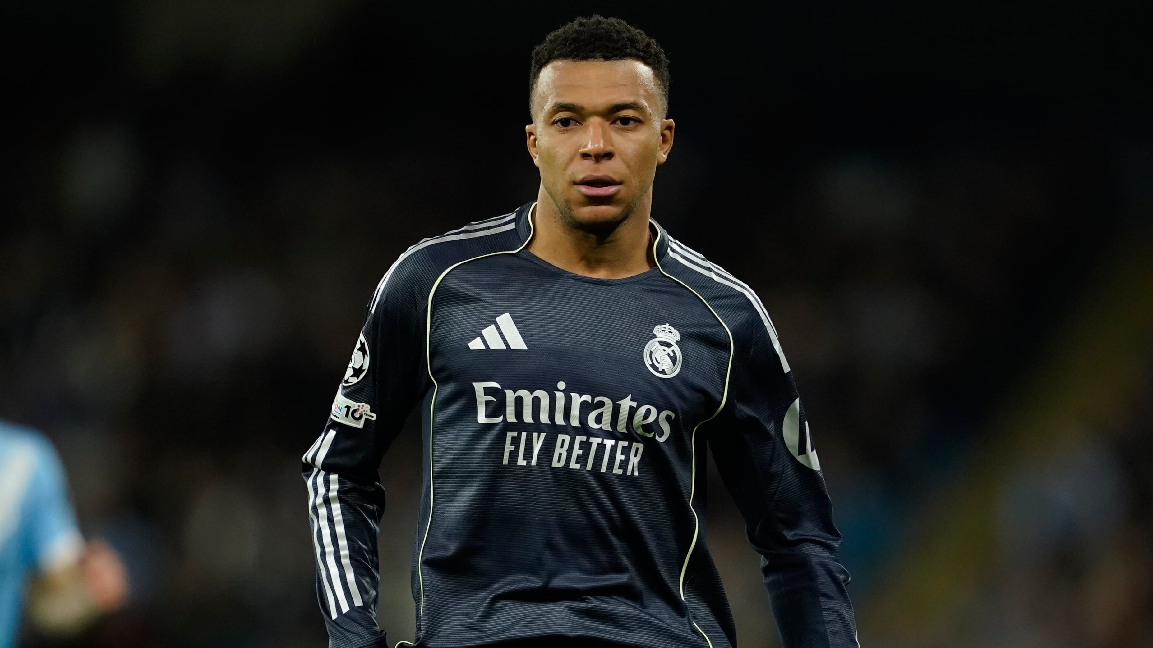 Mbappé deja atrás su lesión de rodilla y tranquiliza a Francia y Real Madrid
