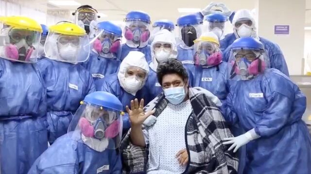 Gabriel festeja su mejoría.